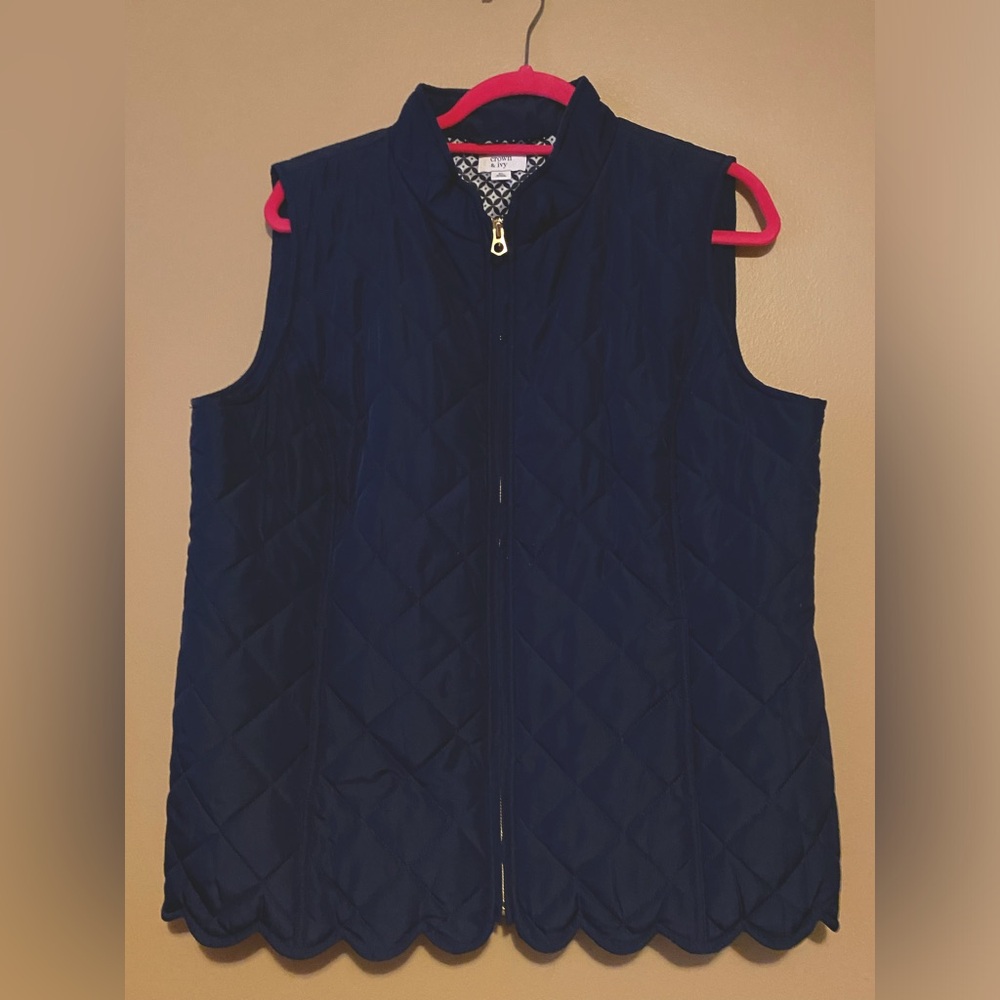 Ladies XL Crown and Ivy Vest
